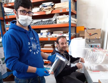 Las pantallas se hacen en Gráficas Ponferrada Las pantallas se hacen en Gráficas Ponferrada