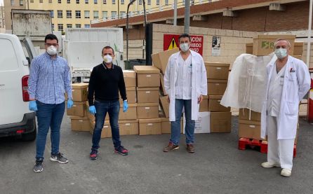 Llegada de las más de 2.000 batas al hospital Morales Meseguer Llegada de las más de 2.000 batas al hospital Morales Meseguer