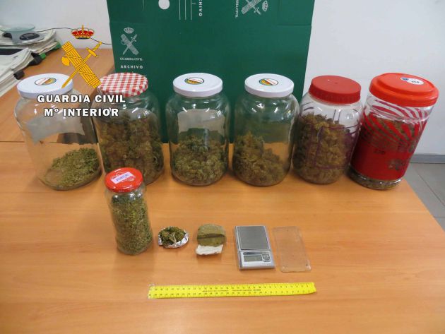 Alijo de sustancias estupefacientes incautadas a una vecina de Cazorla Alijo de sustancias estupefacientes incautadas a una vecina de Cazorla