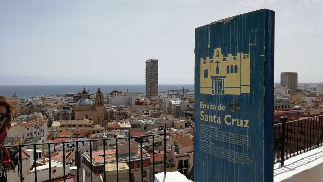 Imagen de Alicante desde el barrio de Santa Cruz Imagen de Alicante desde el barrio de Santa Cruz