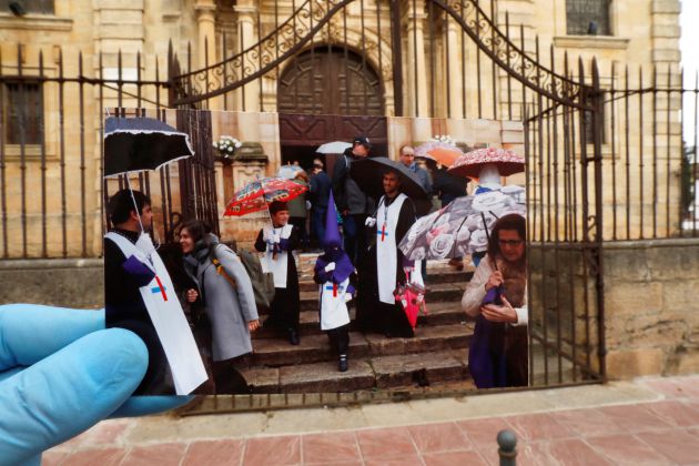 Ante la iglesia donde la hermandad "Angustias" se recoge tras la procesión por Ronda (Marzo de 2018), frente a la misma iglesia en estos días de confinamiento Ante la iglesia donde la hermandad "Angustias" se recoge tras la procesión por Ronda (Marzo de 2018), frente a la misma iglesia en estos días de confinamiento