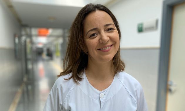 Dulce Castro, en uno de los pasillos del Hospital Infanta Margarita Dulce Castro, en uno de los pasillos del Hospital Infanta Margarita