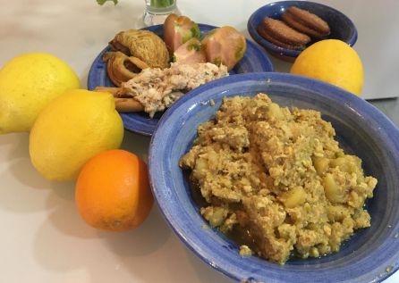 Aperitivo huertano a base de zarangollo, tomate partío, marinera, pastelico de carne y matasuegras. Aperitivo huertano a base de zarangollo, tomate partío, marinera, pastelico de carne y matasuegras.
