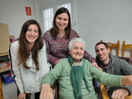 Ana junto a sus nietos el pasado mes de diciembre Ana junto a sus nietos el pasado mes de diciembre