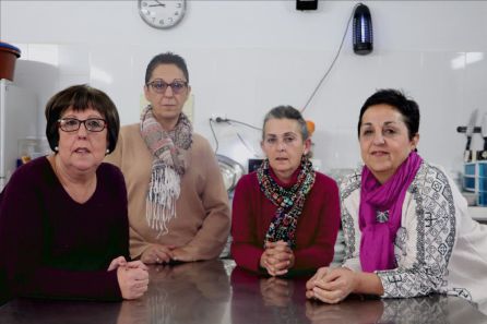 Emilia, Gloria, María y Pepa, voluntarias de la Cocina Abierta del Centro Social Rey Heredia en Córdoba Emilia, Gloria, María y Pepa, voluntarias de la Cocina Abierta del Centro Social Rey Heredia en Córdoba