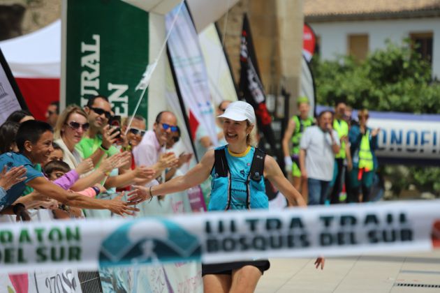 Noelia Camacho cruzando la linea de meta.3 veces campeona de la prueba Noelia Camacho cruzando la linea de meta.3 veces campeona de la prueba