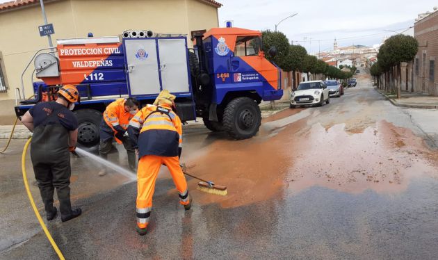 Varias incidencias, tras la tormenta caída en Valdepeñas (Ciudad Real) Varias incidencias, tras la tormenta caída en Valdepeñas (Ciudad Real)