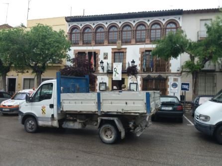 Las banderas del Ayuntamiento de Jódar a media asta, en homenaje a las vícimas del COVID-19 Las banderas del Ayuntamiento de Jódar a media asta, en homenaje a las vícimas del COVID-19