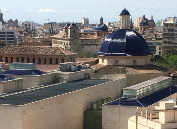 Las vistas de Carmen Calvo desde su casa en el centro de València durante el confinamiento