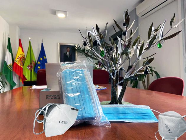Algunas de las mascarillas adquiridas por el Ayuntamiento de Bedmar y Garcíez Algunas de las mascarillas adquiridas por el Ayuntamiento de Bedmar y Garcíez