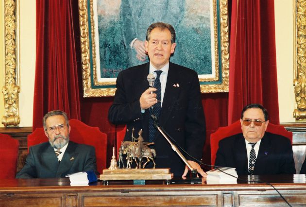 Manuel Cortés (derecha) en el Ayuntamiento de Guadalajara Manuel Cortés (derecha) en el Ayuntamiento de Guadalajara