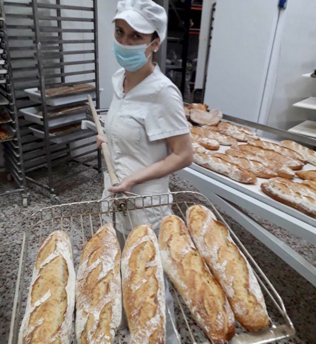 Interior de la Panadería Martín donde abren al público, en el estado de alarma, durante doce horas al día Interior de la Panadería Martín donde abren al público, en el estado de alarma, durante doce horas al día