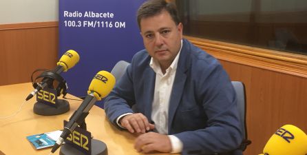Imagen de archivo de Manuel Serrano, en Radio Albacete Imagen de archivo de Manuel Serrano, en Radio Albacete