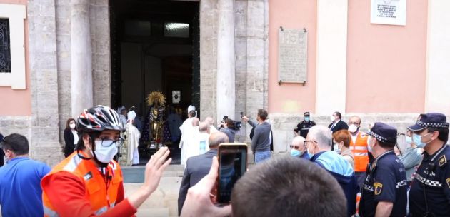 La Basílica muestra la Virgen de los Desamparados La Basílica muestra la Virgen de los Desamparados