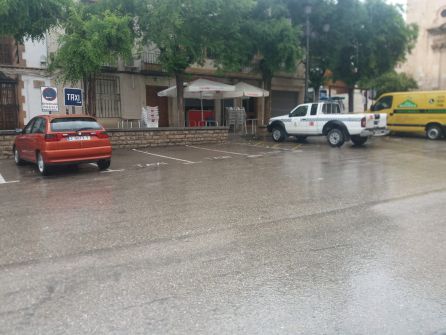 Una de las terrazas que se ponía en marcha, en la Plaza de España, en la primera jornada de la FASE 1, hoy cerrada ante las inclemencias meteorológicas Una de las terrazas que se ponía en marcha, en la Plaza de España, en la primera jornada de la FASE 1, hoy cerrada ante las inclemencias meteorológicas