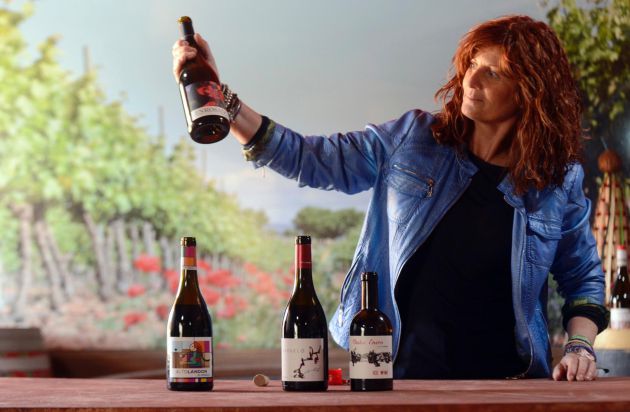 Rosalía Molina recorre el mundo para la promoción de sus vinos. Rosalía Molina recorre el mundo para la promoción de sus vinos.