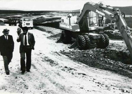 Anguita visita unas obras muncipales. Archivo Municipal de Córdoba. Año 1979 Anguita visita unas obras muncipales. Archivo Municipal de Córdoba. Año 1979
