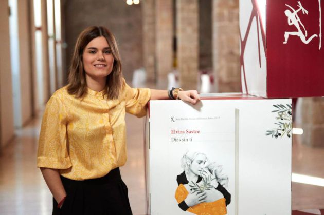 Elvira Sastre durante la promoción de su primera novela "Días sin ti" Elvira Sastre durante la promoción de su primera novela "Días sin ti"