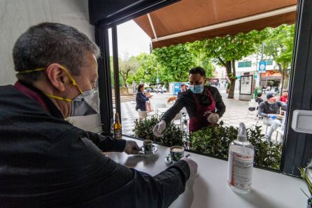 Imagen de un bar donde se atiende a los clientes en esta desescalada Imagen de un bar donde se atiende a los clientes en esta desescalada