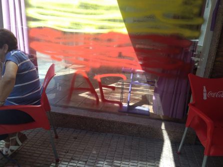 Pintadas en la sede de Podemos Cartagena. Pintadas en la sede de Podemos Cartagena.