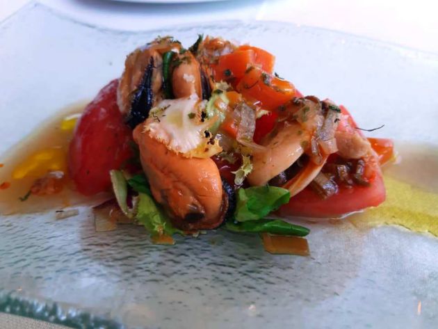 Ensalada de mejillones en escabeche con tomates de Conil Ensalada de mejillones en escabeche con tomates de Conil