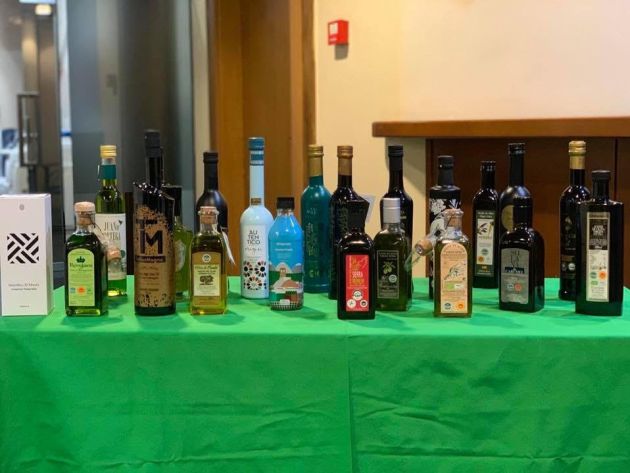 Otros de los aceites envasados con el sello de la Denominación de Sierra Mágina Otros de los aceites envasados con el sello de la Denominación de Sierra Mágina