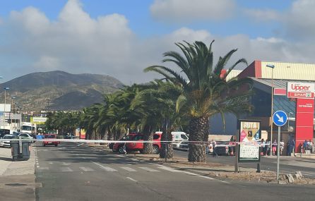 Acordonado parte de los accesos al Polígono Cabezo Beaza por el incendio en una nave industrial- Acordonado parte de los accesos al Polígono Cabezo Beaza por el incendio en una nave industrial-