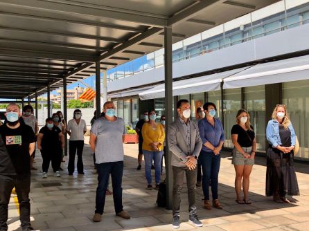 Un momento durante el minuto de silencio del Ayuntamiento de Ibiza Un momento durante el minuto de silencio del Ayuntamiento de Ibiza