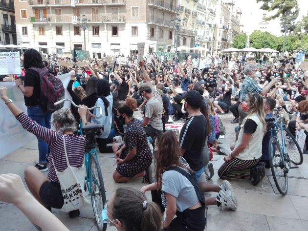 Concentración en la Plaza de la Virgen en memoria de George Floyd, de las vidas negras y contra el racismo Concentración en la Plaza de la Virgen en memoria de George Floyd, de las vidas negras y contra el racismo