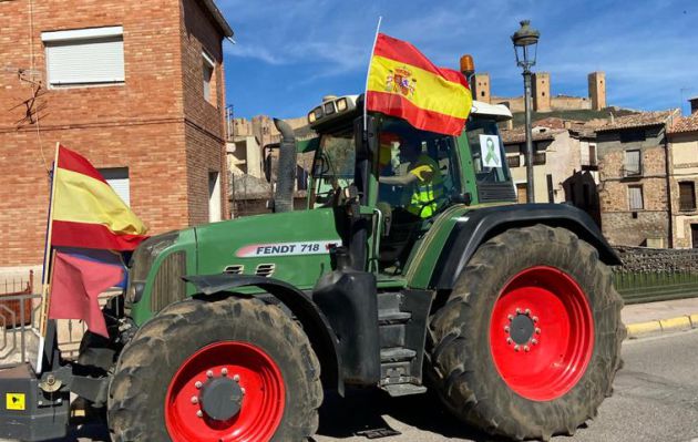 Ángel Luis en su tractor en una imagen de archivo de una manifestación de agricultores en Molina de Aragón (Guadalajara) Ángel Luis en su tractor en una imagen de archivo de una manifestación de agricultores en Molina de Aragón (Guadalajara)