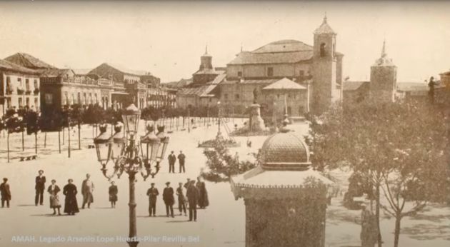 Iglesia de Santa María la Mayor en la Plaza de Cervantes, antes de su destrucción en 1937. Iglesia de Santa María la Mayor en la Plaza de Cervantes, antes de su destrucción en 1937.