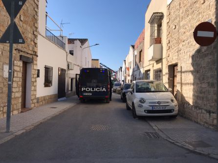Uno de los furgones policiales durante el dispositivo por Úbeda Uno de los furgones policiales durante el dispositivo por Úbeda