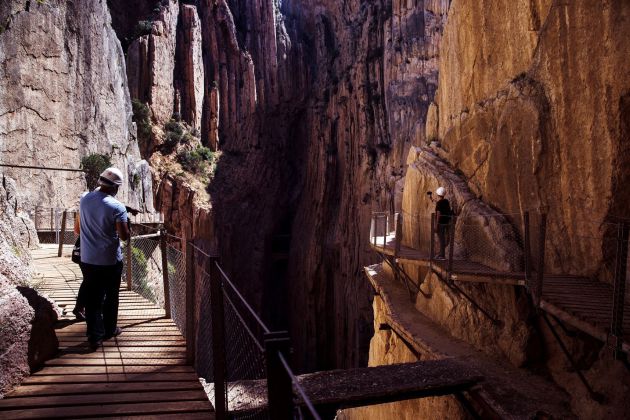 Vista general de uno de los tramos del Caminito del Rey, un sendero con una pasarela colgante de casi 3 kilómetros que alcanza 105 metros de altura en el Desfiladero de los Gaitanes (Málaga), previo a su reapertura siguiendo las directrices higiénicas y preventivas establecidas para hacer frente a la crisis sanitaria provocada por el covid-19, hoy en el acceso sur de Álora (Málaga) Vista general de uno de los tramos del Caminito del Rey, un sendero con una pasarela colgante de casi 3 kilómetros que alcanza 105 metros de altura en el Desfiladero de los Gaitanes (Málaga), previo a su reapertura siguiendo las directrices higiénicas y preventivas establecidas para hacer frente a la crisis sanitaria provocada por el covid-19, hoy en el acceso sur de Álora (Málaga)