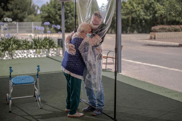 Una interna abraza a su hijo Una interna abraza a su hijo