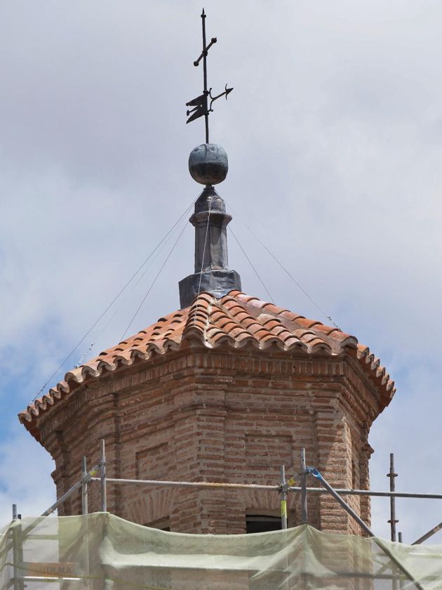 Linterna del Oratorio de San Felipe Neri en Alcalá de henares, tras las obras. Linterna del Oratorio de San Felipe Neri en Alcalá de henares, tras las obras.