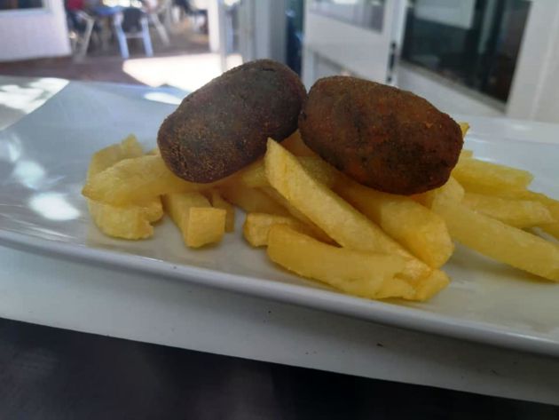 Croquetas de chocos en su tinta Croquetas de chocos en su tinta