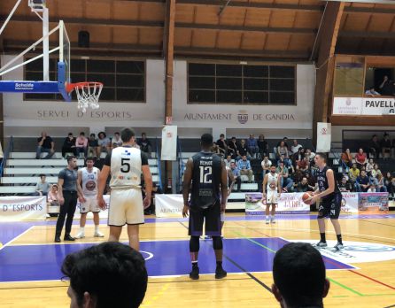 Unai Zamora en un tiro libre Unai Zamora en un tiro libre