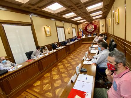 La reunión se ha celebrado en el Salón de Plenos La reunión se ha celebrado en el Salón de Plenos