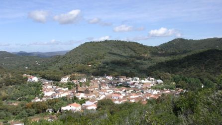 Panorámica de la Sierra de Aracena y Picos de Aroche (Huelva) Panorámica de la Sierra de Aracena y Picos de Aroche (Huelva)