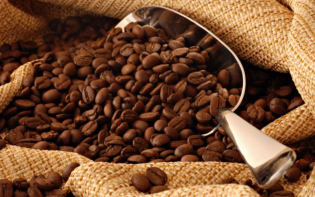 Granos de café antes de ser molidos Granos de café antes de ser molidos