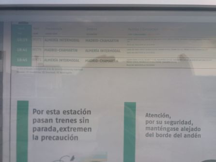 Tablón de anuncios en la estación de Jódar-Úbeda Tablón de anuncios en la estación de Jódar-Úbeda