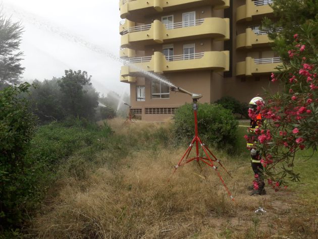 Bomberos del Ayuntamiento de València inicia una campaña de defensa contra incendios en la Devesa para aumentar la protección de la población Bomberos del Ayuntamiento de València inicia una campaña de defensa contra incendios en la Devesa para aumentar la protección de la población