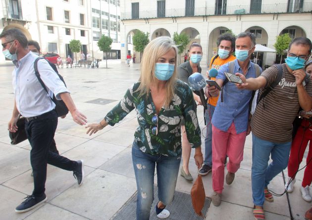 Sonia Castedo, a su llegada a la Audiencia Provincial para la celebración del juicio por el por el presunto amaño del Plan General de Urbanismo (PGOU) de la ciudad de Alicante Sonia Castedo, a su llegada a la Audiencia Provincial para la celebración del juicio por el por el presunto amaño del Plan General de Urbanismo (PGOU) de la ciudad de Alicante