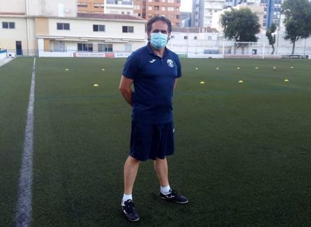 Esteban Cana, entrenador del UD Tavernes Esteban Cana, entrenador del UD Tavernes