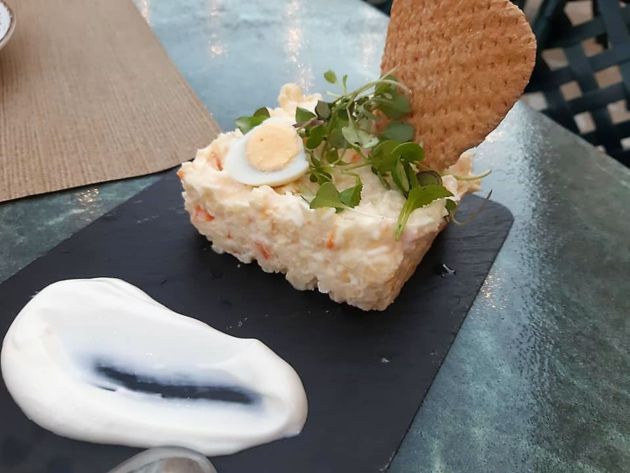Ensaladilla de gambas con mayonesa de cítricos Ensaladilla de gambas con mayonesa de cítricos