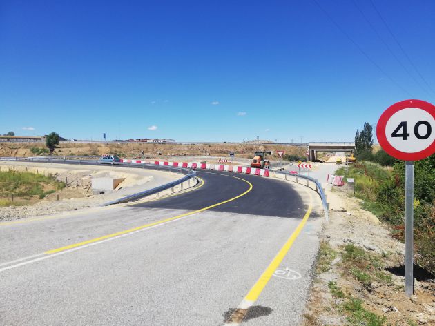 Estado del nuevo vial que une las carreteras de La Granja y la de Palazuelos a la altura de Hípica Eresma Estado del nuevo vial que une las carreteras de La Granja y la de Palazuelos a la altura de Hípica Eresma