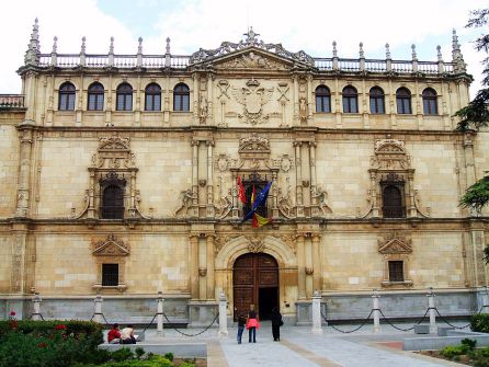 Fachada del Colegio Mayor de San Ildefonso Fachada del Colegio Mayor de San Ildefonso