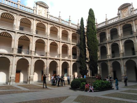 Patio de Santo Tomás de Villanueva Patio de Santo Tomás de Villanueva