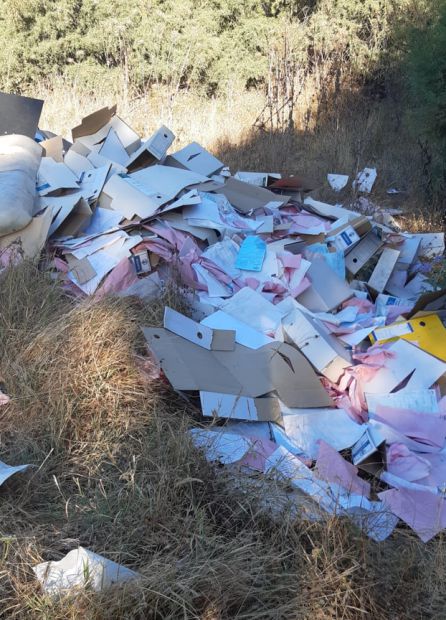 Documentos encontrados en un vertedero pertenecientes al Hospital de Valme Documentos encontrados en un vertedero pertenecientes al Hospital de Valme