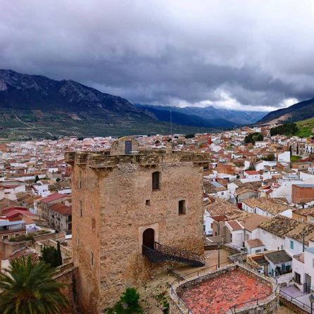 Torre Sur del Castillo de Jódar, que acoge el Centro de Interpretación y Recepción de Visitantes del PN de Sierra Mágina Torre Sur del Castillo de Jódar, que acoge el Centro de Interpretación y Recepción de Visitantes del PN de Sierra Mágina